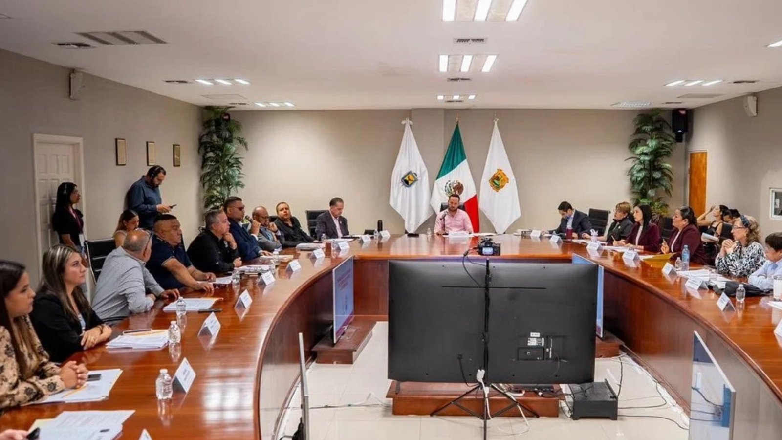 Presidente de morena y regidor petista se insultan en plena sesión de cabildo